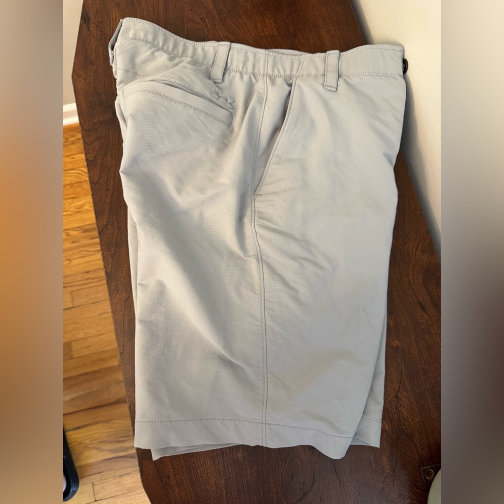Under Armour Men's Light Gray Flat Front Shorts